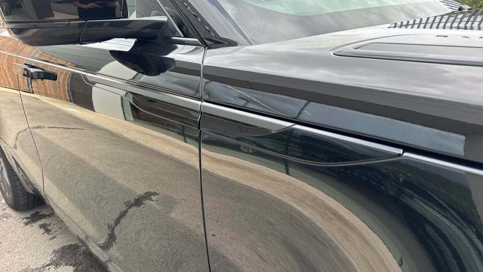 Land Rover Range Rover Velar 2.0 P400e Dynamic SE 5dr Auto Estate - Image 20