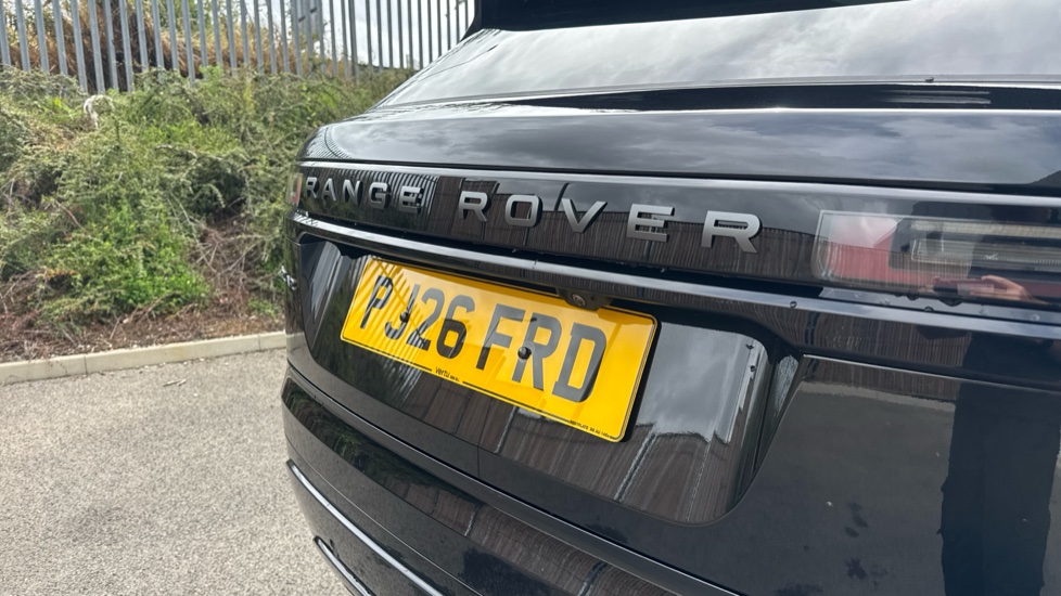 Land Rover Range Rover Velar 2.0 P400e Dynamic SE 5dr Auto Estate - Image 25