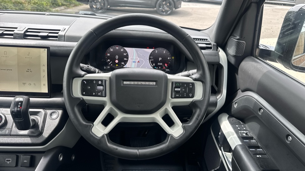 Land Rover Defender 3.0 D250 HSE 110 5dr Auto Diesel Estate - Image 15