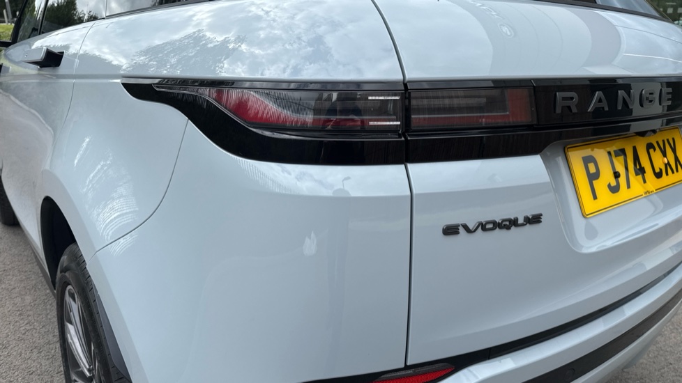 Land Rover Range Rover Evoque 2.0 D200 Dynamic HSE 5dr Auto Diesel Hatchback - Image 19