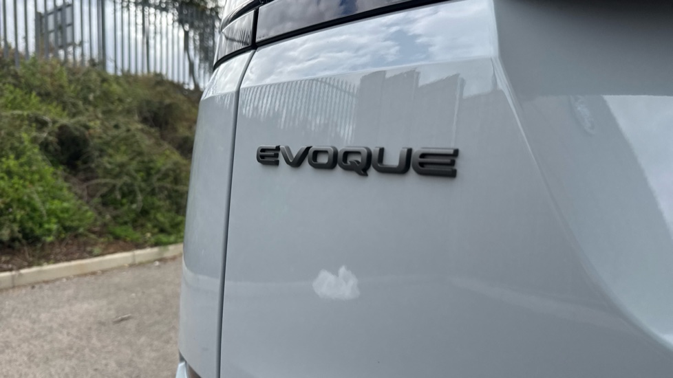 Land Rover Range Rover Evoque 2.0 D200 Dynamic HSE 5dr Auto Diesel Hatchback - Image 25