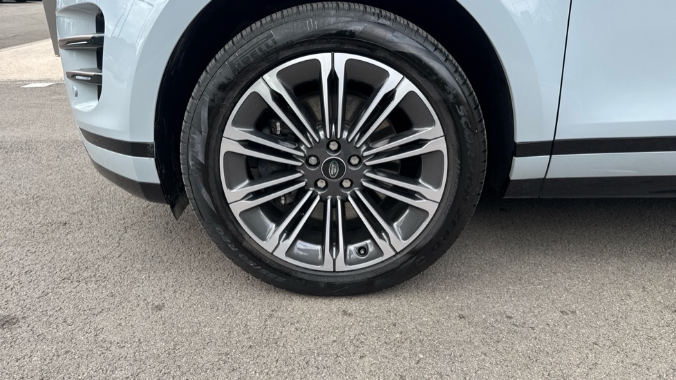 Land Rover Range Rover Evoque 2.0 D200 Dynamic HSE 5dr Auto Diesel Hatchback - Image 31