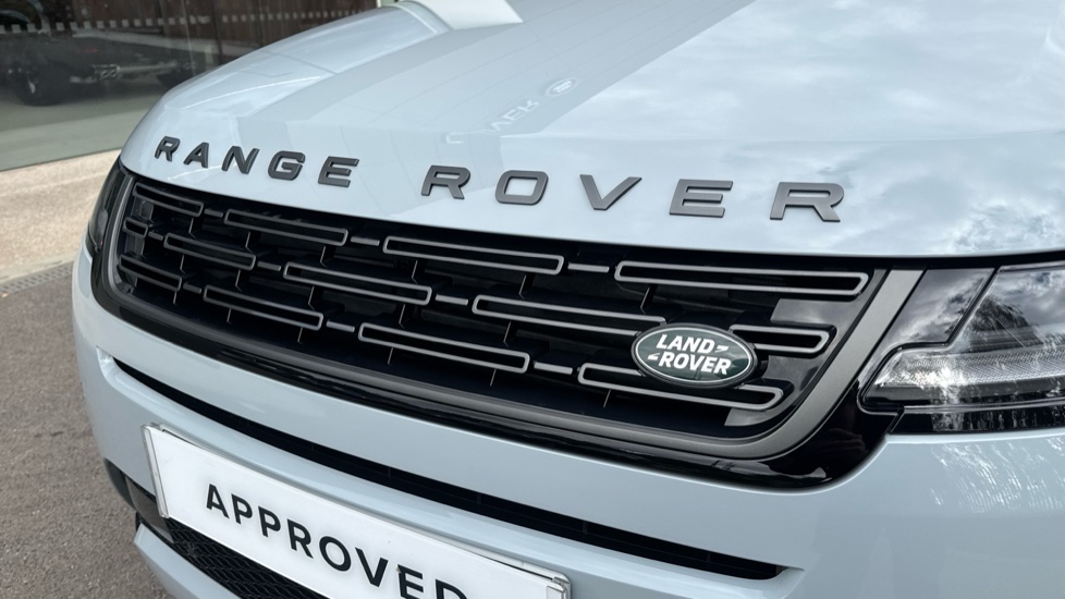 Land Rover Range Rover Evoque 2.0 D200 Dynamic HSE 5dr Auto Diesel Hatchback - Image 32