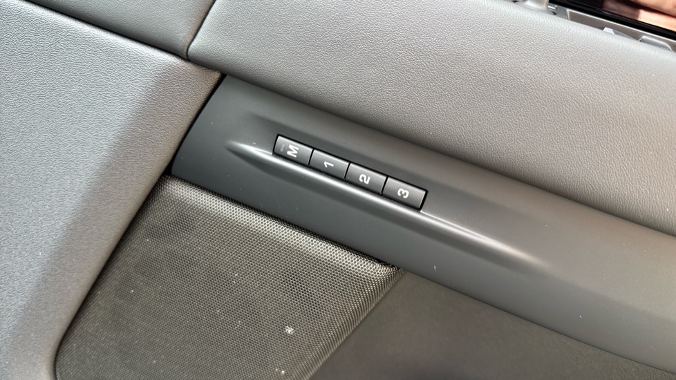 Land Rover Range Rover Evoque 2.0 D200 Dynamic HSE 5dr Auto Diesel Hatchback - Image 42