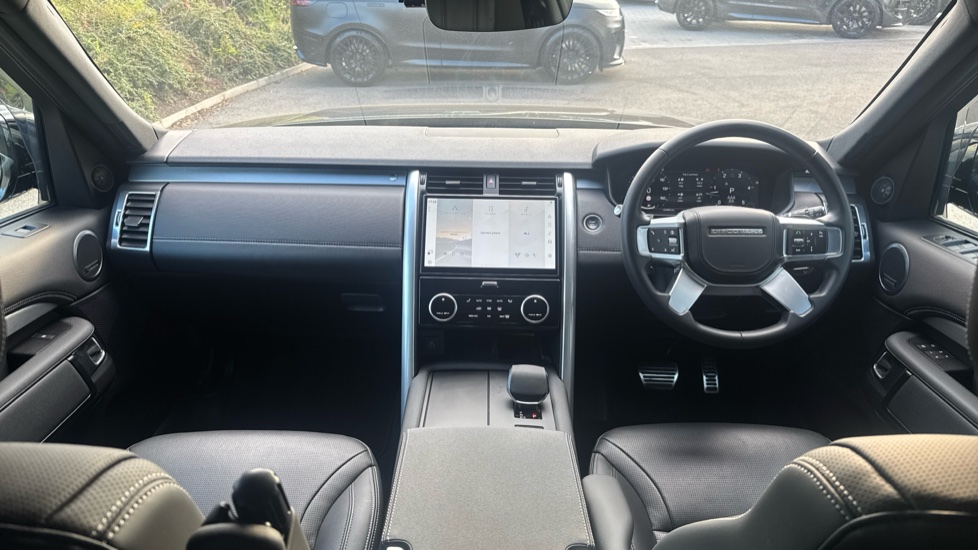 Land Rover Discovery 3.0 D350 Dynamic HSE 5dr Auto Diesel Station Wagon - Image 9
