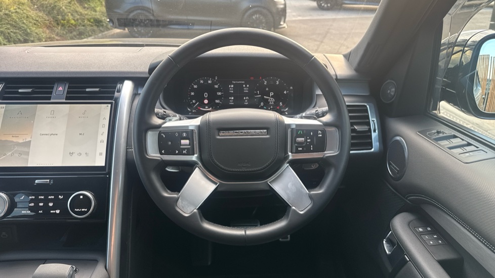 Land Rover Discovery 3.0 D350 Dynamic HSE 5dr Auto Diesel Station Wagon - Image 15