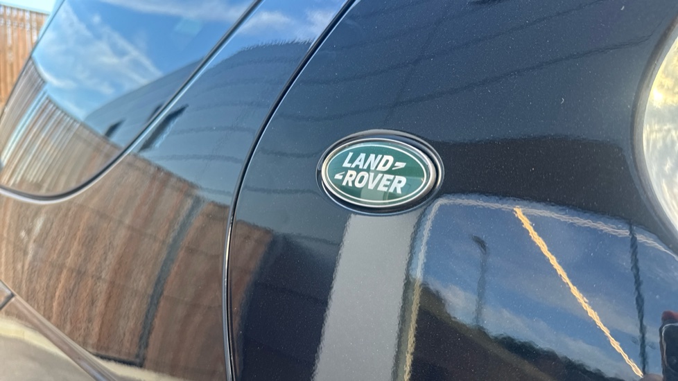 Land Rover Discovery 3.0 D350 Dynamic HSE 5dr Auto Diesel Station Wagon - Image 21
