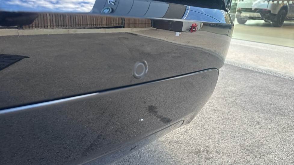 Land Rover Discovery 3.0 D350 Dynamic HSE 5dr Auto Diesel Station Wagon - Image 25