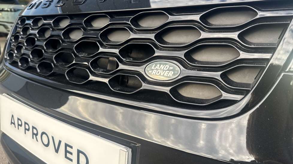 Land Rover Discovery 3.0 D350 Dynamic HSE 5dr Auto Diesel Station Wagon - Image 33