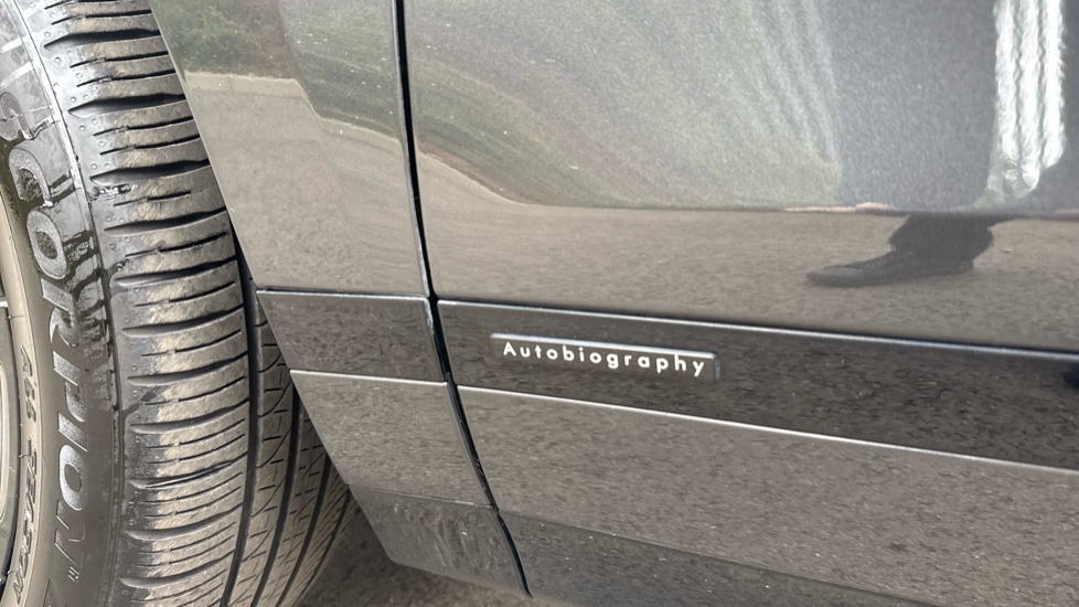 Land Rover Range Rover Evoque 1.5 P270e Autobiography 5dr Auto Hatchback - Image 33