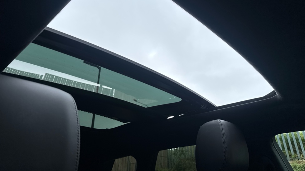 Land Rover Range Rover Evoque 1.5 P270e Autobiography 5dr Auto Hatchback - Image 47