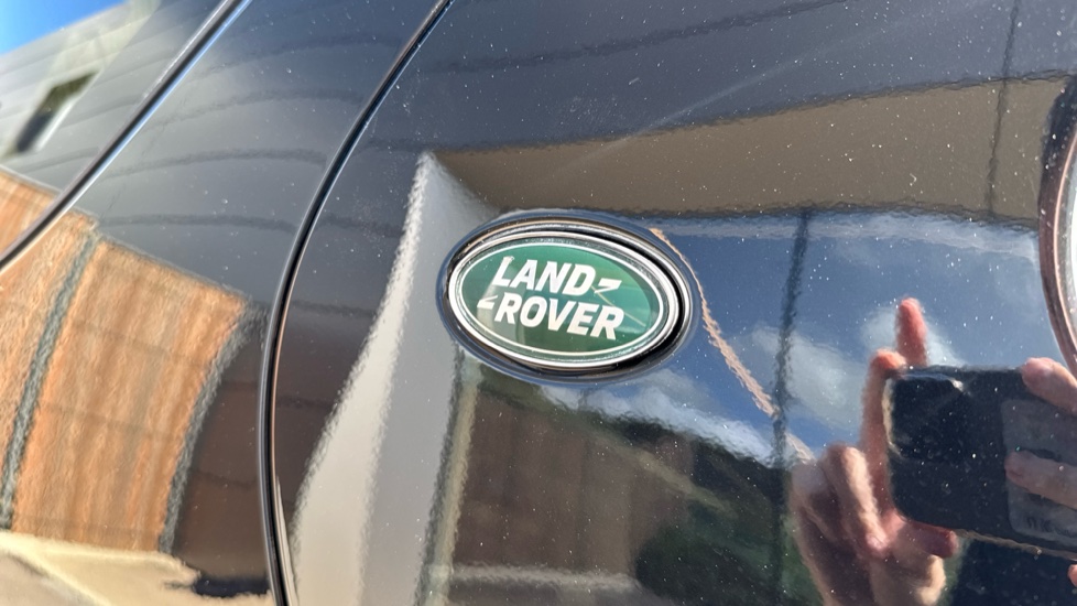 Land Rover Discovery 3.0 D350 Dynamic HSE 5dr Auto Diesel Station Wagon - Image 23
