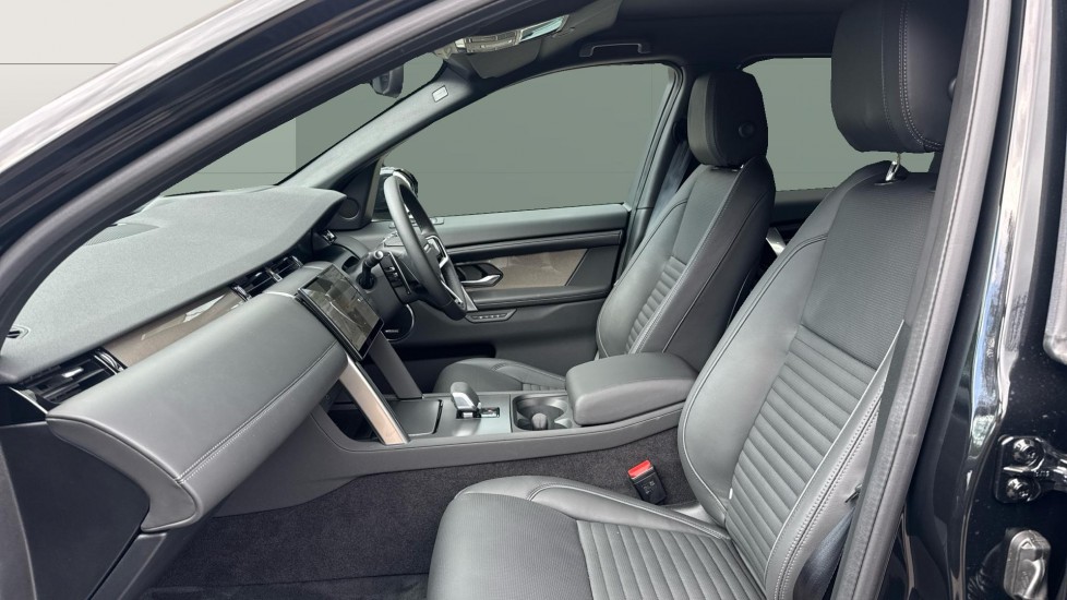 Land Rover Discovery Sport 1.5 P270e Metropolitan 5dr Auto [5 Seat] Station Wagon - Image 3