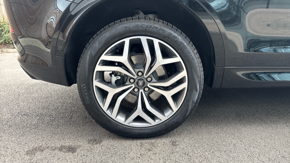 Land Rover Discovery Sport 1.5 P270e Metropolitan 5dr Auto [5 Seat] Station Wagon - Image 23