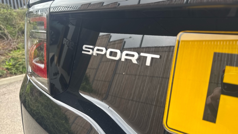 Land Rover Discovery Sport 1.5 P270e Metropolitan 5dr Auto [5 Seat] Station Wagon - Image 25