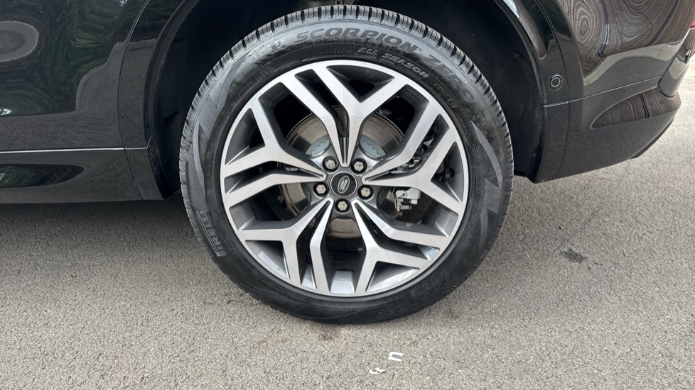 Land Rover Discovery Sport 1.5 P270e Metropolitan 5dr Auto [5 Seat] Station Wagon - Image 30