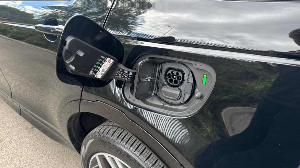 Land Rover Discovery Sport 1.5 P270e Metropolitan 5dr Auto [5 Seat] Station Wagon - Image 31