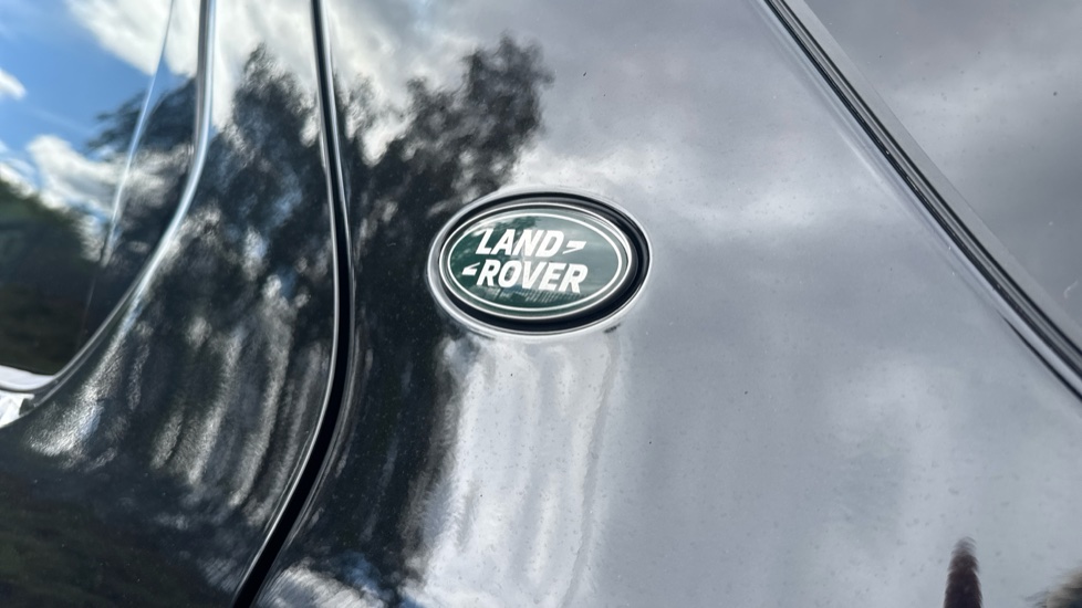 Land Rover Discovery Sport 1.5 P270e Metropolitan 5dr Auto [5 Seat] Station Wagon - Image 32