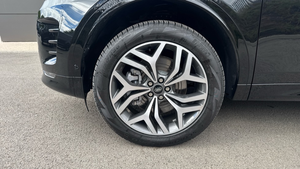 Land Rover Discovery Sport 1.5 P270e Metropolitan 5dr Auto [5 Seat] Station Wagon - Image 35