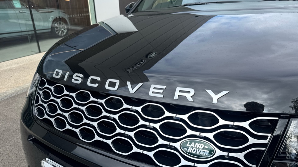 Land Rover Discovery Sport 1.5 P270e Metropolitan 5dr Auto [5 Seat] Station Wagon - Image 36
