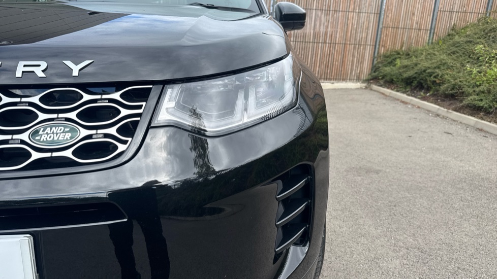 Land Rover Discovery Sport 1.5 P270e Metropolitan 5dr Auto [5 Seat] Station Wagon - Image 38