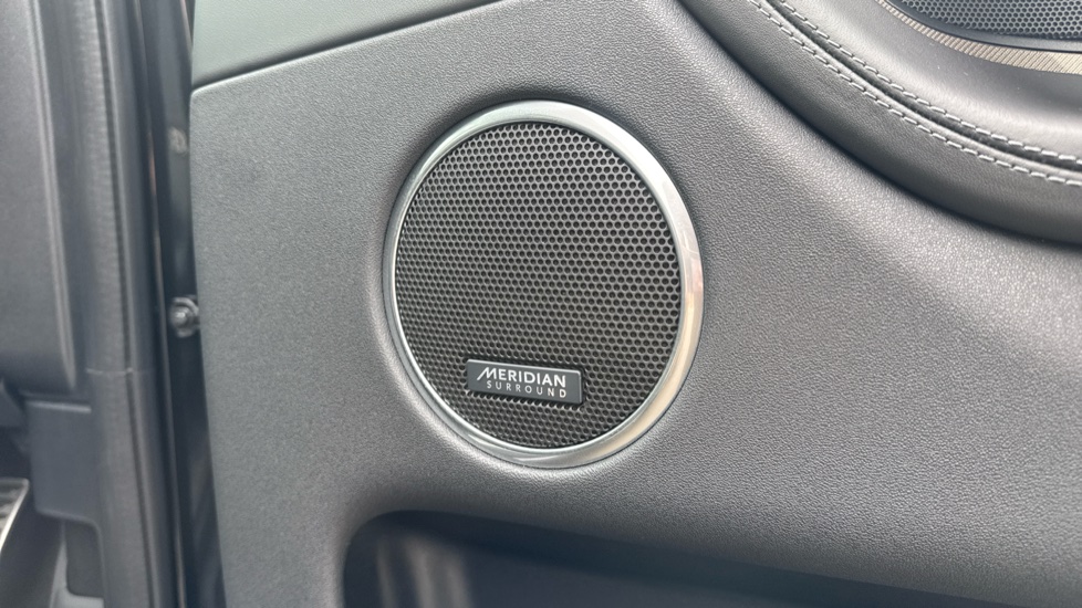 Land Rover Discovery Sport 1.5 P270e Metropolitan 5dr Auto [5 Seat] Station Wagon - Image 45