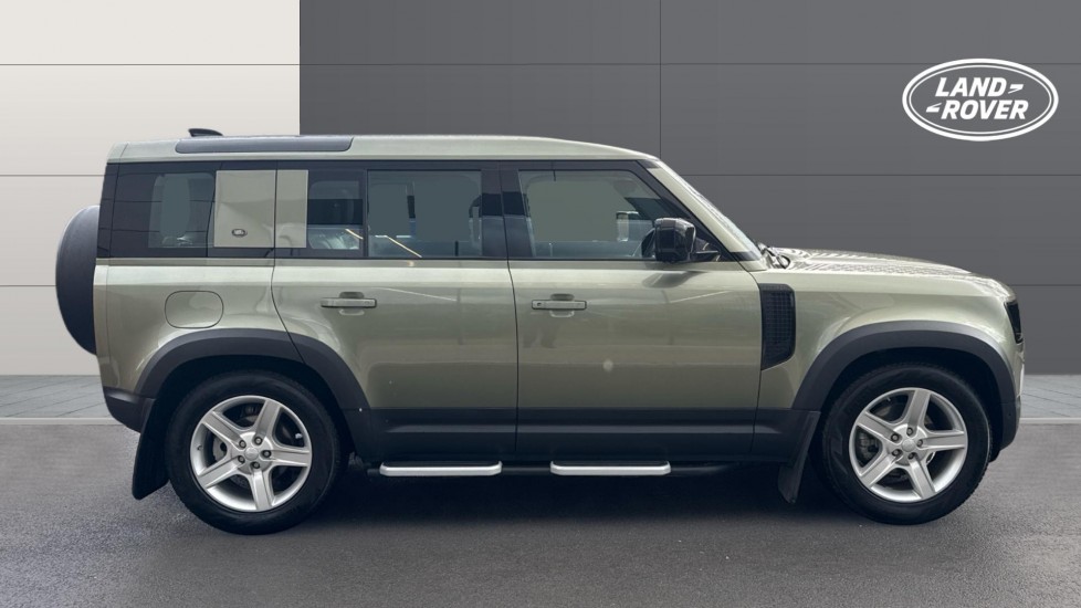 Land Rover Defender 2.0 D200 SE 110 5dr Auto Diesel Estate - Image 5