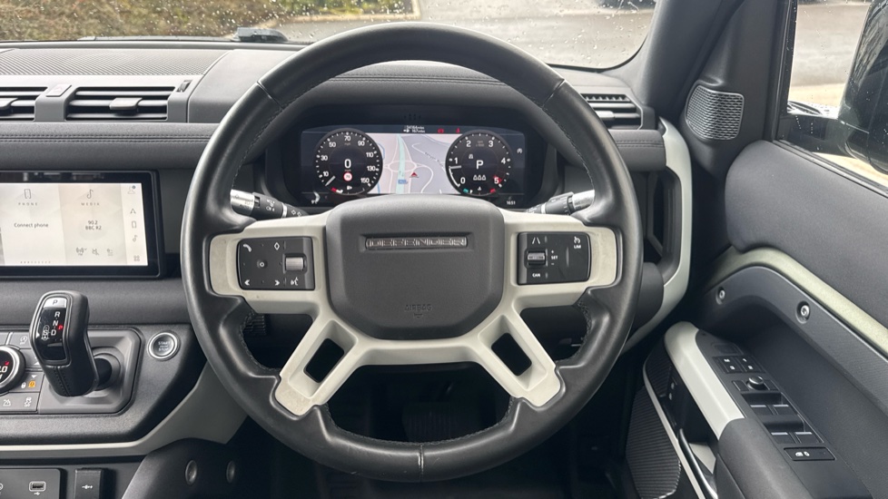Land Rover Defender 2.0 D200 SE 110 5dr Auto Diesel Estate - Image 15