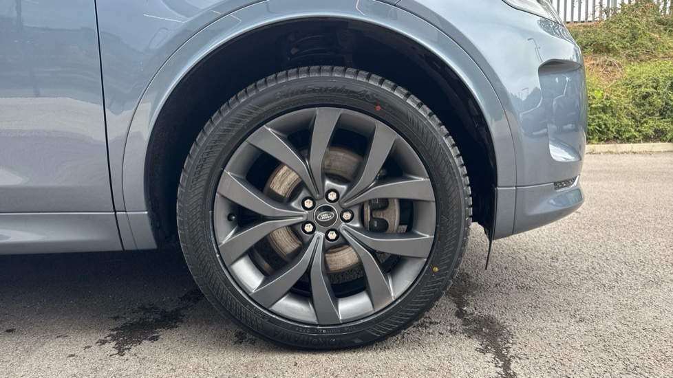 Land Rover Discovery Sport 1.5 P300e R-Dynamic SE 5dr Auto [5 Seat] Station Wagon - Image 8