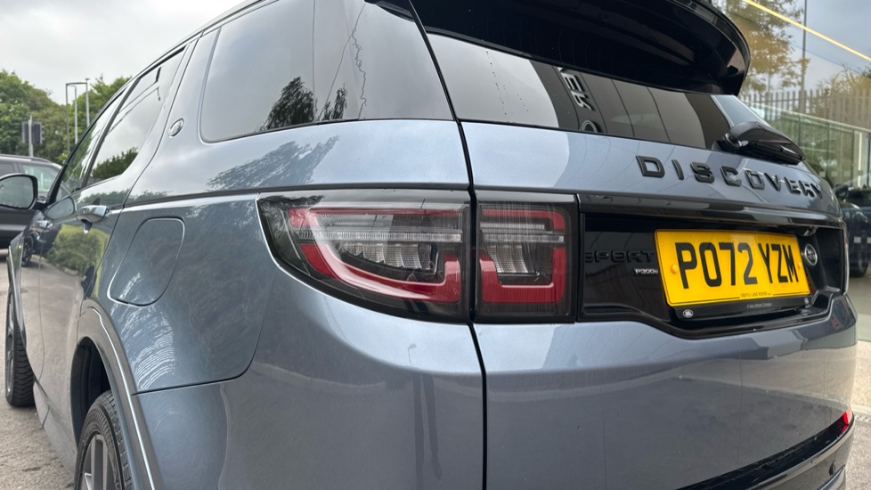 Land Rover Discovery Sport 1.5 P300e R-Dynamic SE 5dr Auto [5 Seat] Station Wagon - Image 19