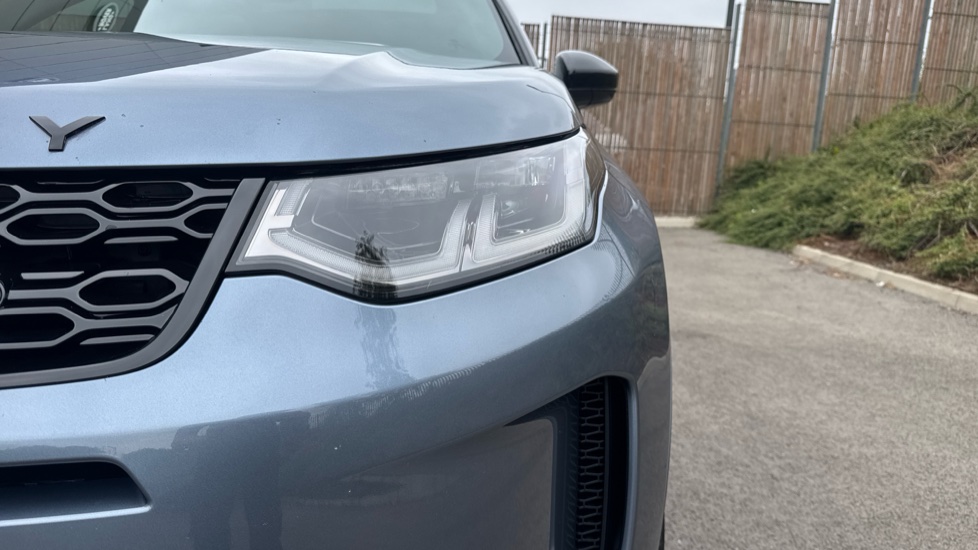 Land Rover Discovery Sport 1.5 P300e R-Dynamic SE 5dr Auto [5 Seat] Station Wagon - Image 37