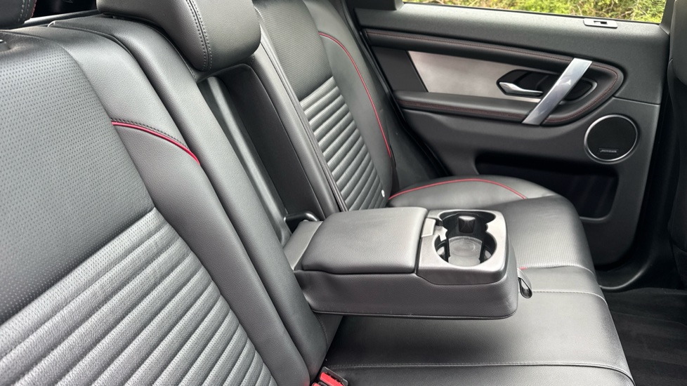 Land Rover Discovery Sport 1.5 P300e R-Dynamic SE 5dr Auto [5 Seat] Station Wagon - Image 40