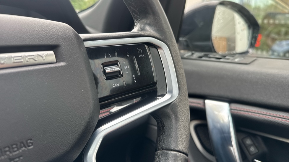 Land Rover Discovery Sport 1.5 P300e R-Dynamic SE 5dr Auto [5 Seat] Station Wagon - Image 47