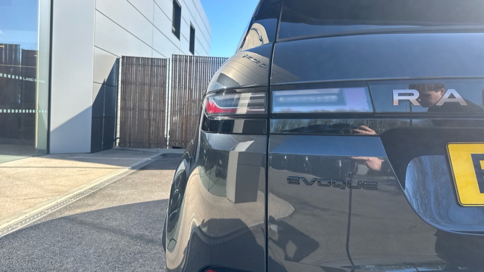Land Rover Range Rover Evoque 2.0 D200 Autobiography 5dr Auto [Revised] Diesel Hatchback - Image 19