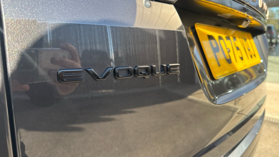 Land Rover Range Rover Evoque 2.0 D200 Autobiography 5dr Auto [Revised] Diesel Hatchback - Image 24