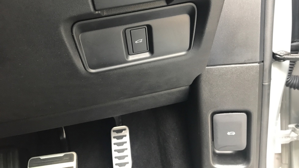 Land Rover Range Rover Evoque 2.0 D200 Dynamic SE 5dr Auto Diesel Hatchback - Image 23