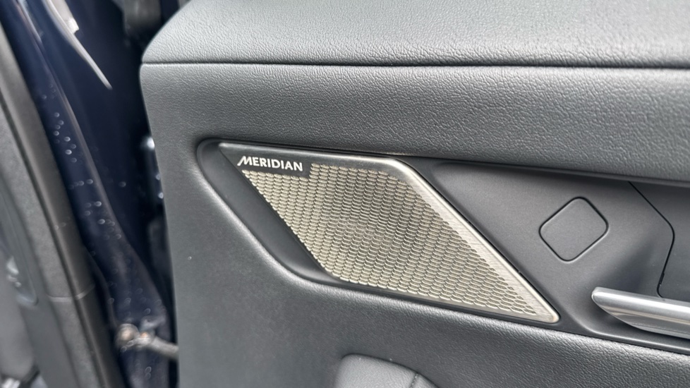 Jaguar I-Pace 294kW EV400 S 90kWh 5dr Auto [11kW Charger] Electric Estate - Image 37