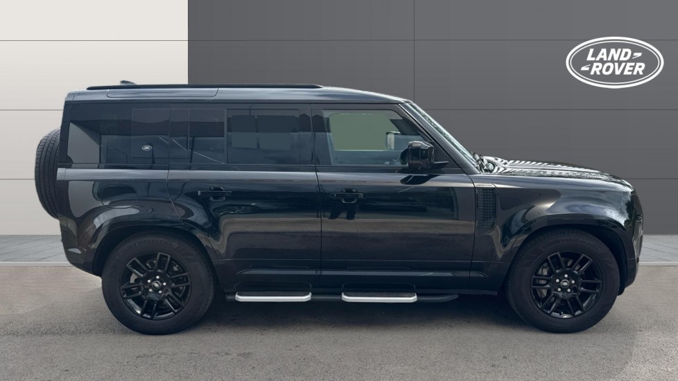 Land Rover Defender 2.0 P400e X-Dynamic S 110 5dr Auto Estate - Image 5