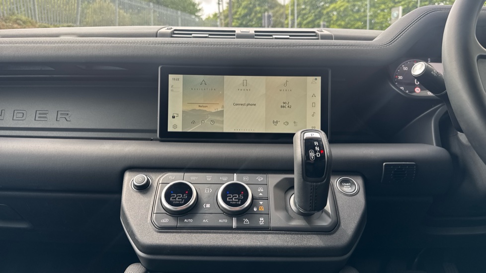 Land Rover Defender 2.0 P400e X-Dynamic S 110 5dr Auto Estate - Image 14