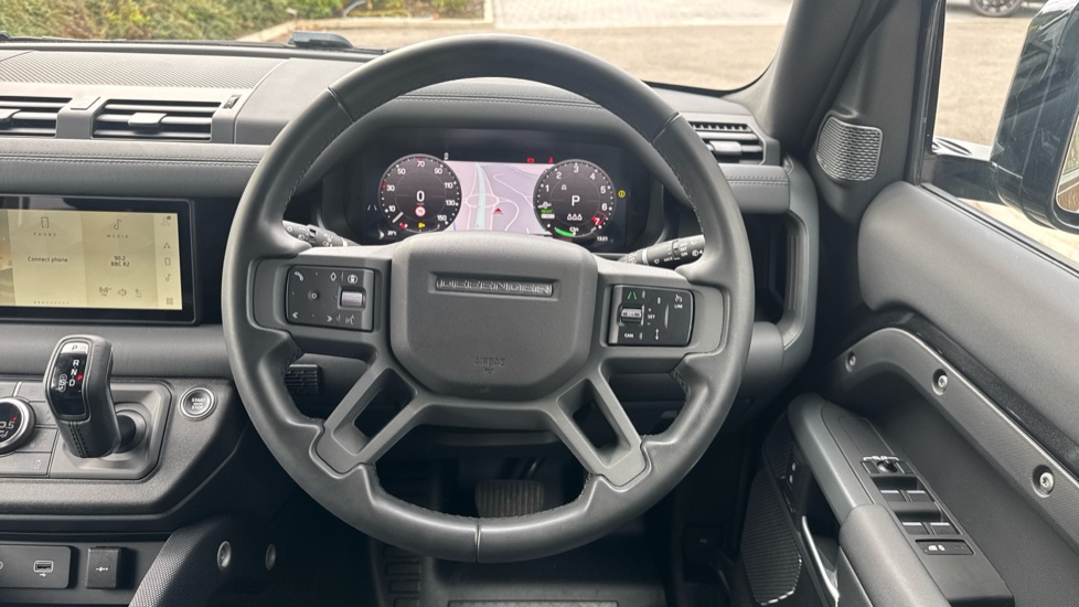 Land Rover Defender 2.0 P400e X-Dynamic S 110 5dr Auto Estate - Image 15