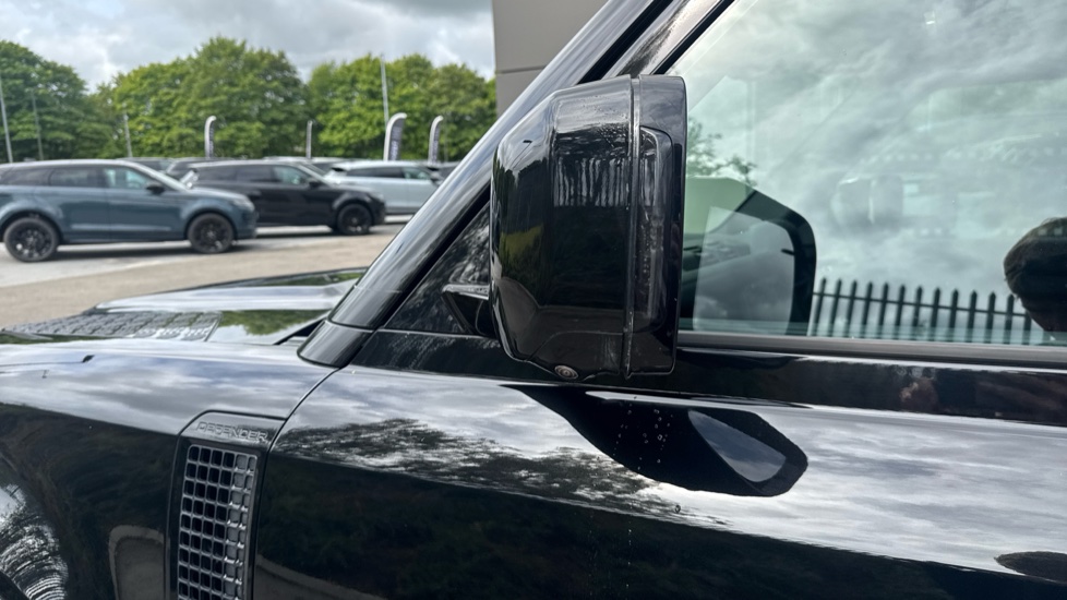 Land Rover Defender 2.0 P400e X-Dynamic S 110 5dr Auto Estate - Image 33