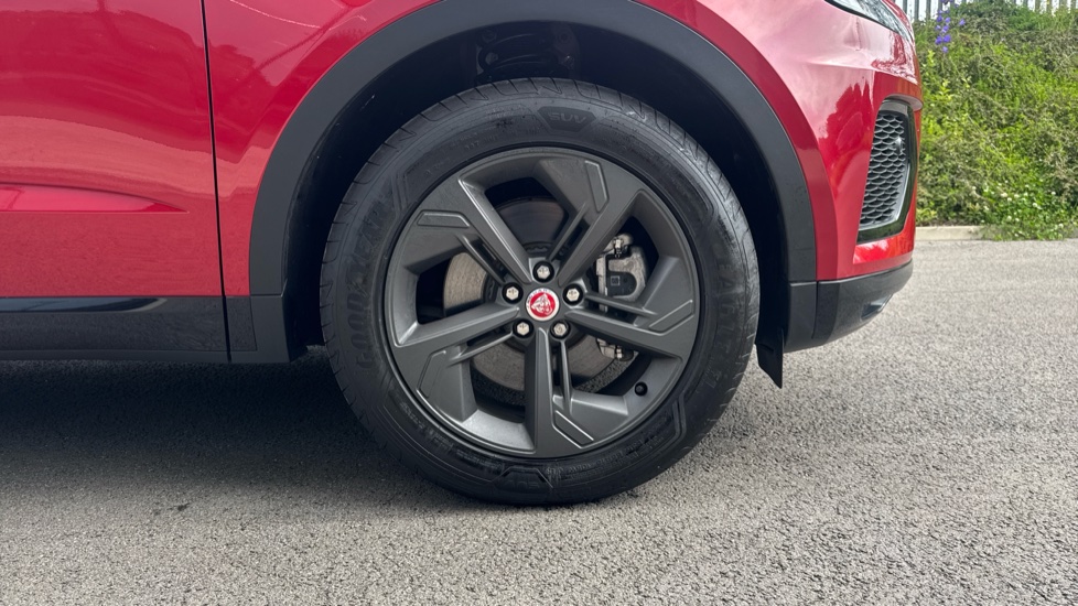 Jaguar E-Pace 2.0 D200 R-Dynamic Black 5dr Auto Diesel Estate - Image 8