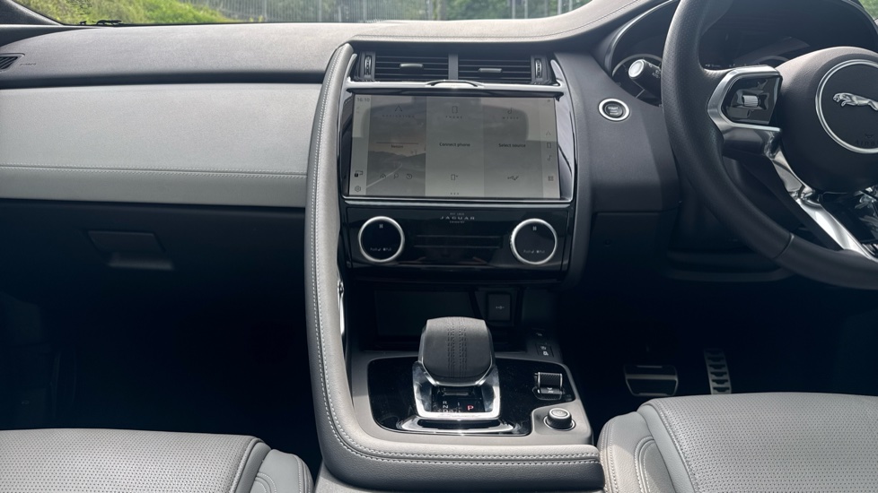 Jaguar E-Pace 2.0 D200 R-Dynamic Black 5dr Auto Diesel Estate - Image 14