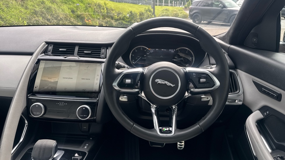 Jaguar E-Pace 2.0 D200 R-Dynamic Black 5dr Auto Diesel Estate - Image 15