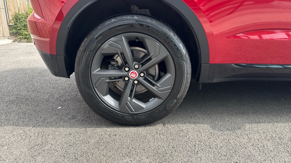 Jaguar E-Pace 2.0 D200 R-Dynamic Black 5dr Auto Diesel Estate - Image 23