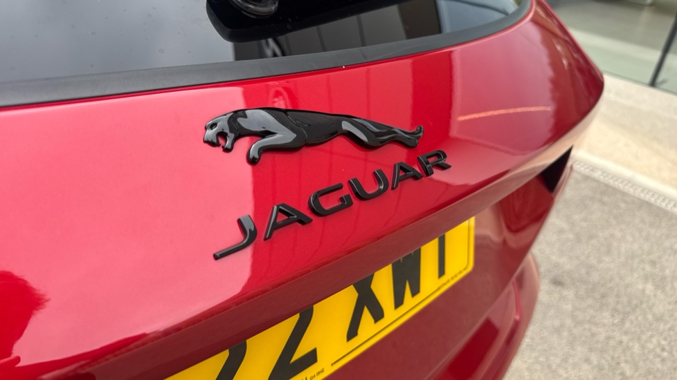 Jaguar E-Pace 2.0 D200 R-Dynamic Black 5dr Auto Diesel Estate - Image 25
