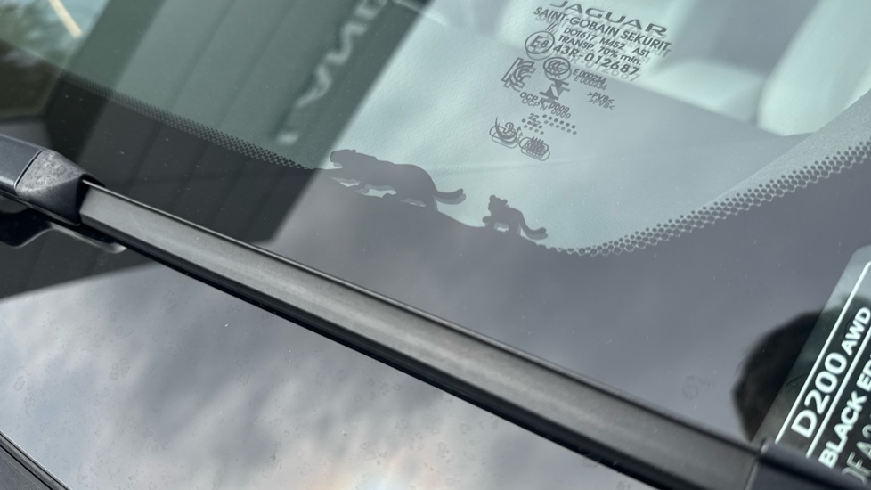 Jaguar E-Pace 2.0 D200 R-Dynamic Black 5dr Auto Diesel Estate - Image 34