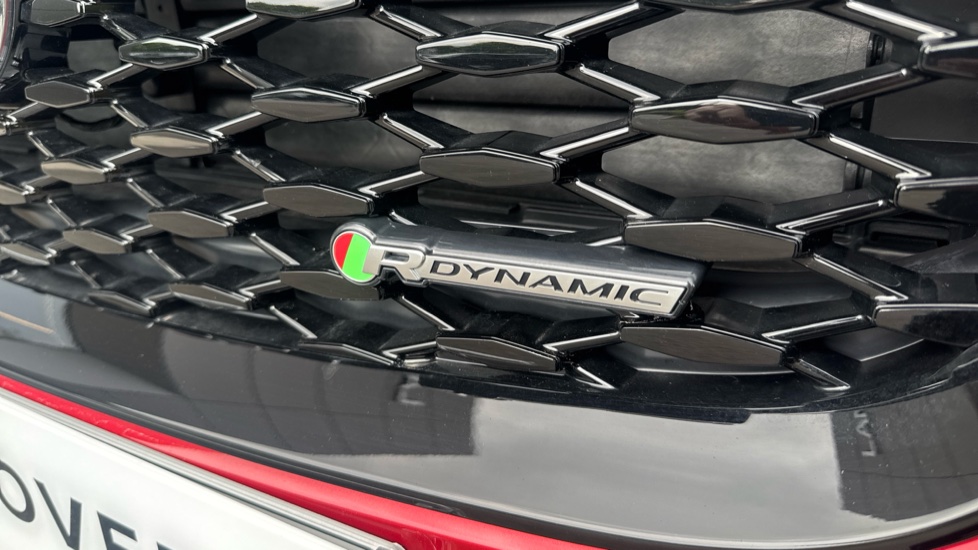 Jaguar E-Pace 2.0 D200 R-Dynamic Black 5dr Auto Diesel Estate - Image 38