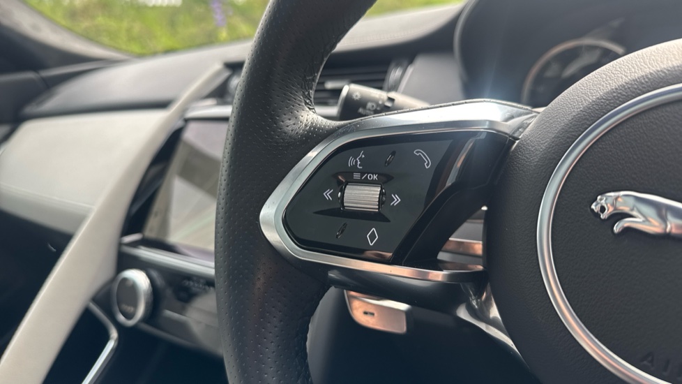 Jaguar E-Pace 2.0 D200 R-Dynamic Black 5dr Auto Diesel Estate - Image 46