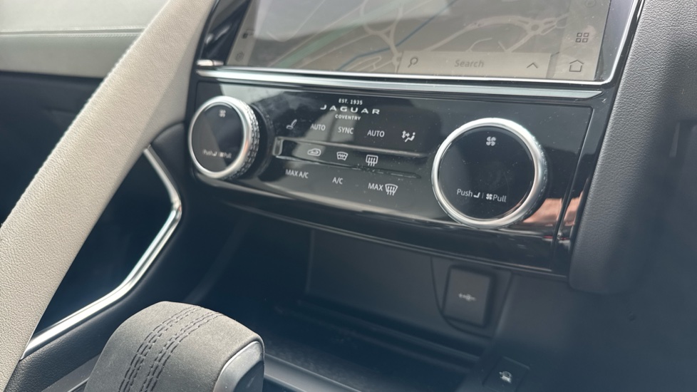 Jaguar E-Pace 2.0 D200 R-Dynamic Black 5dr Auto Diesel Estate - Image 50